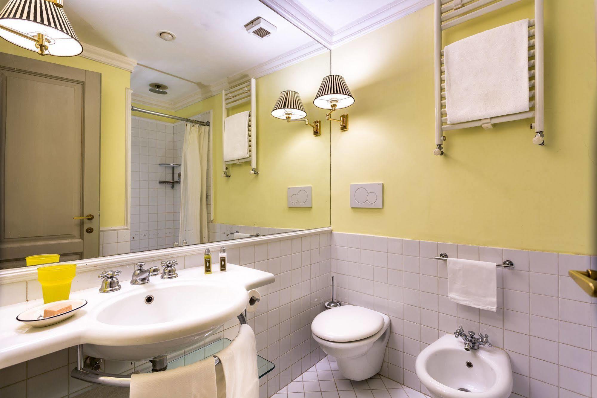 Casa Heberart Guest House Capo Le Case Рим Экстерьер фото
